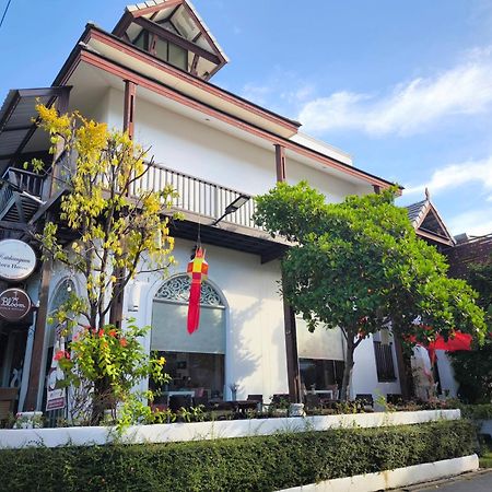 Отель Ratchiangsaen Flora House Чиангмай Экстерьер фото