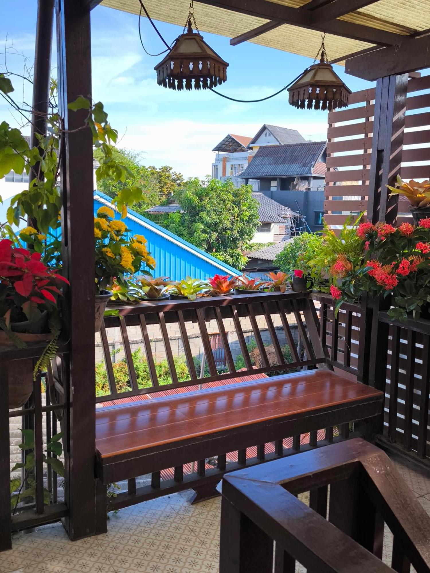 Отель Ratchiangsaen Flora House Чиангмай Экстерьер фото