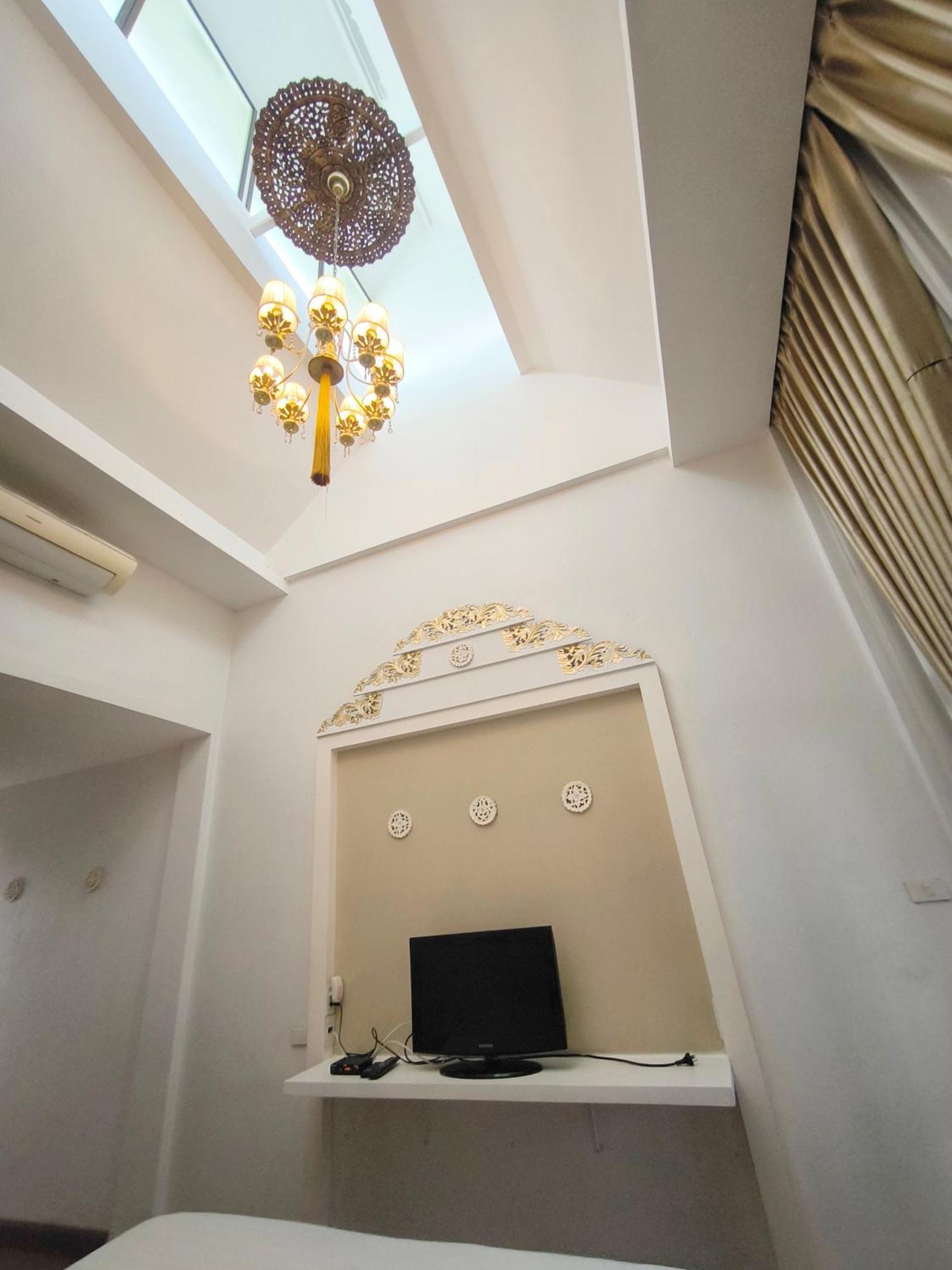 Отель Ratchiangsaen Flora House Чиангмай Экстерьер фото