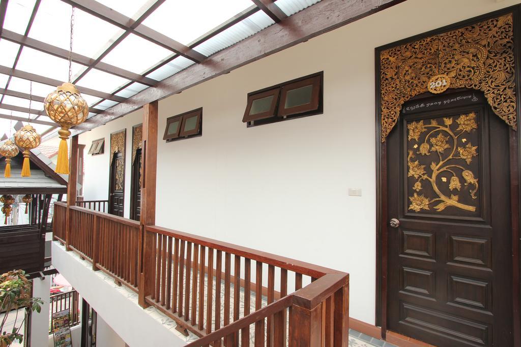Отель Ratchiangsaen Flora House Чиангмай Экстерьер фото