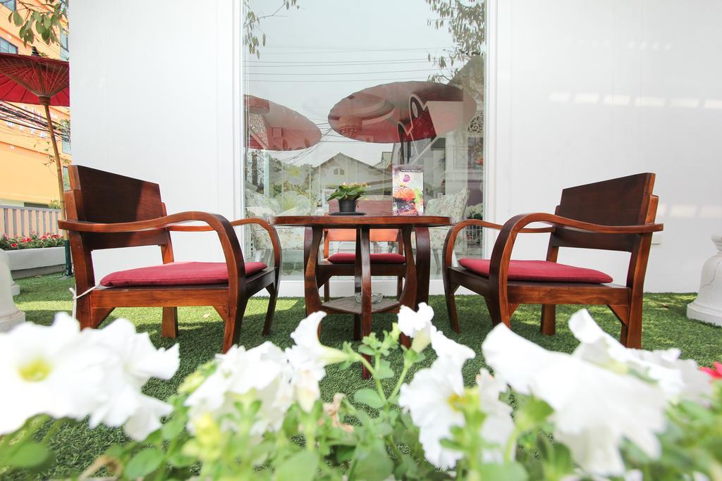Отель Ratchiangsaen Flora House Чиангмай Экстерьер фото