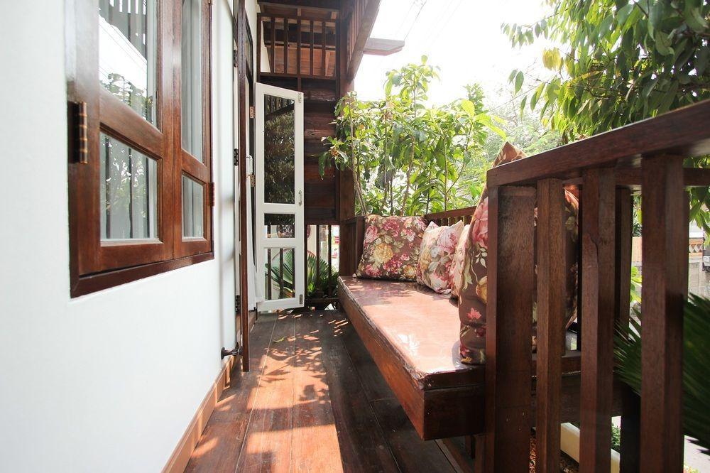 Отель Ratchiangsaen Flora House Чиангмай Экстерьер фото