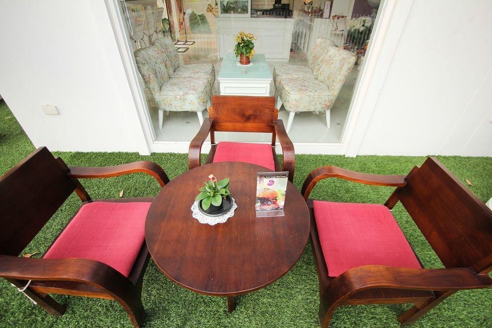 Отель Ratchiangsaen Flora House Чиангмай Экстерьер фото
