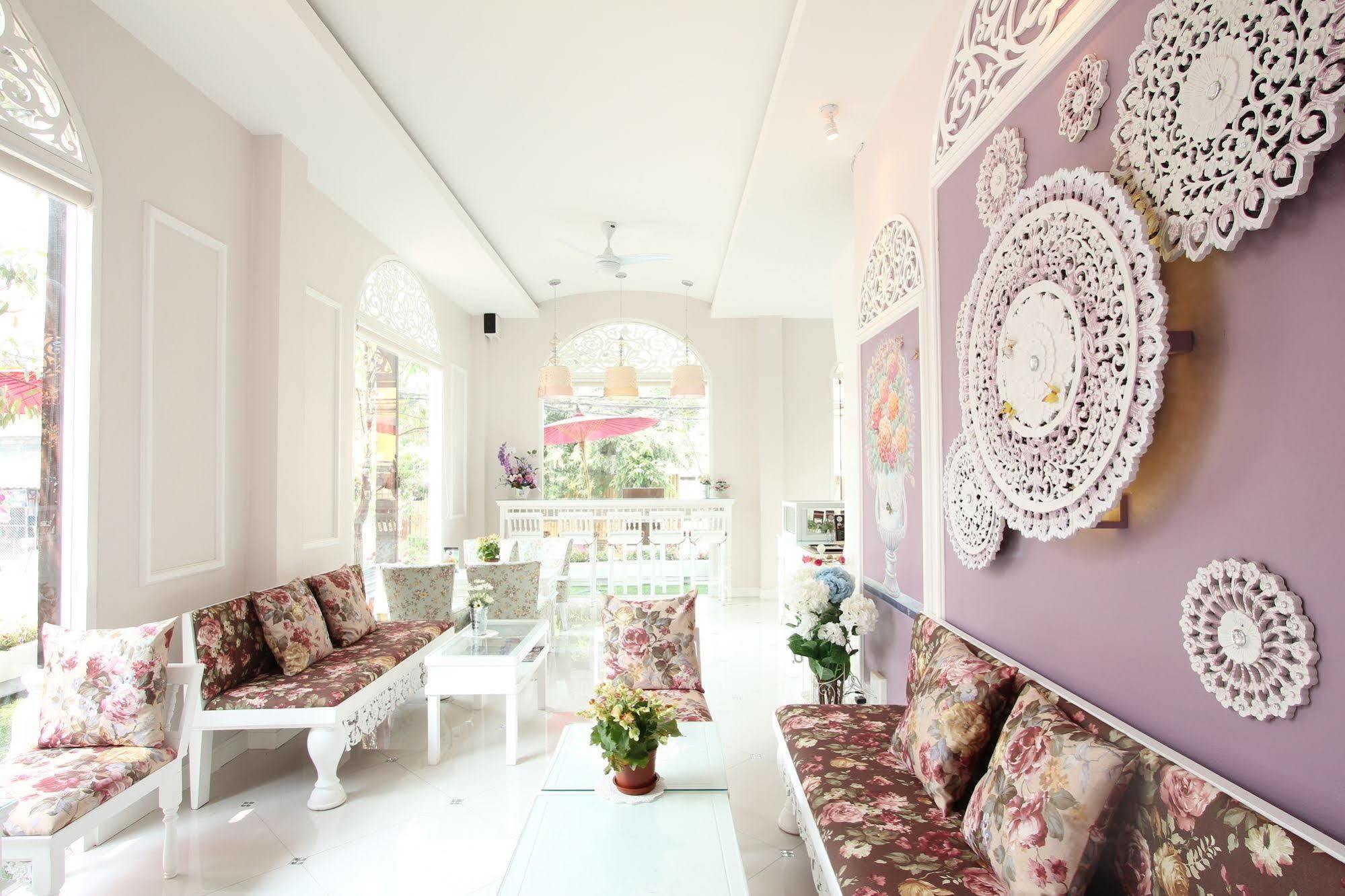 Отель Ratchiangsaen Flora House Чиангмай Экстерьер фото