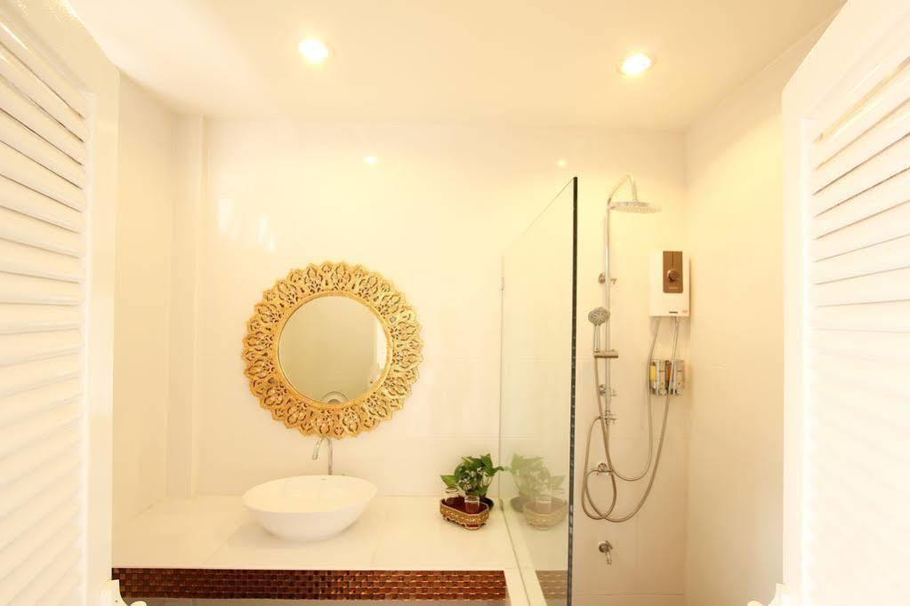 Отель Ratchiangsaen Flora House Чиангмай Экстерьер фото