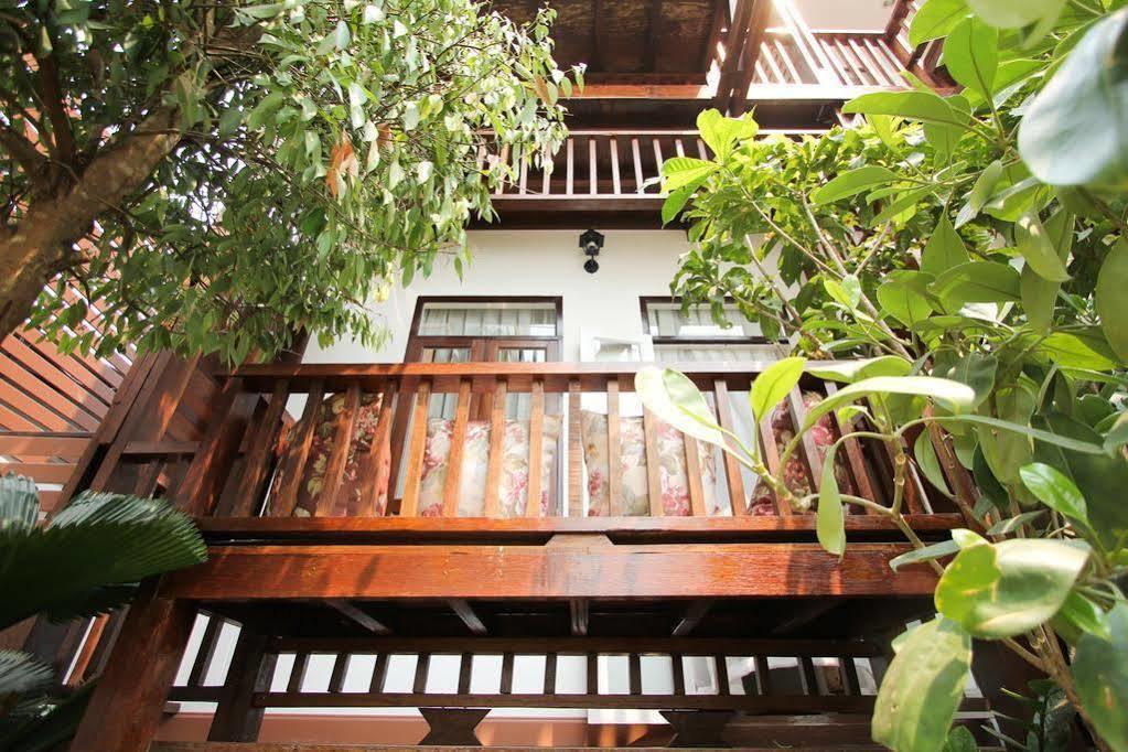 Отель Ratchiangsaen Flora House Чиангмай Экстерьер фото
